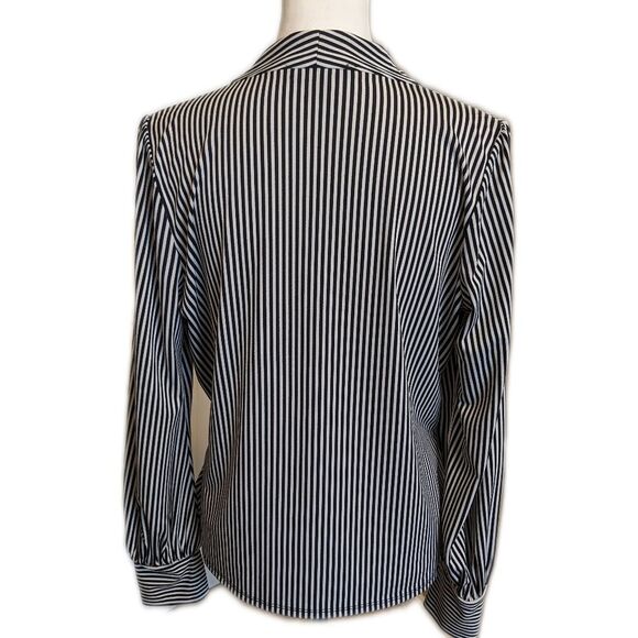 Adrianna Papell black and white striped v-neck long sleeve top - medium - Picture 4 of 8